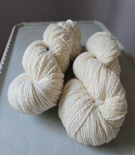 Cotton/wool yarn blend handspun by Kim